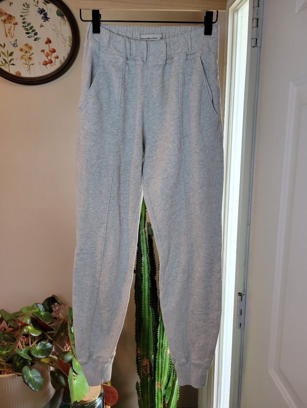 Abercrombie & Fitch Womens Grey Sweatpant Joggers,‎ Size XS